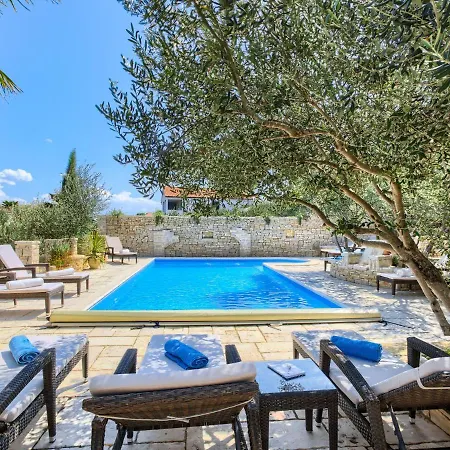 Splendid In With Swimming Pool Apartment *