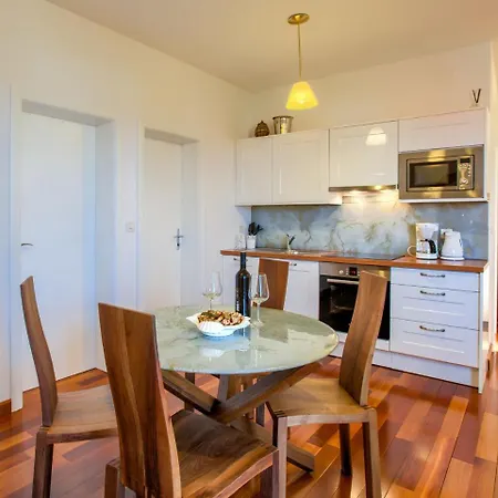 Splendid In With Swimming Pool Apartment