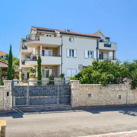 Splendid In With Swimming Pool Apartment
